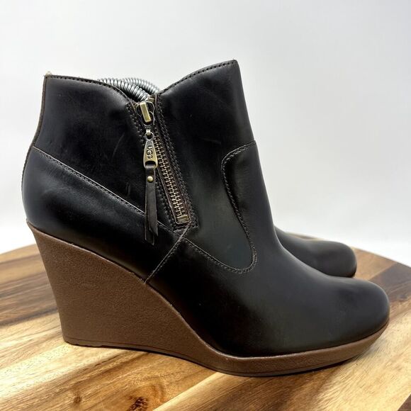 UGG Black and Brown Ankle Boots - Picture 1 of 12